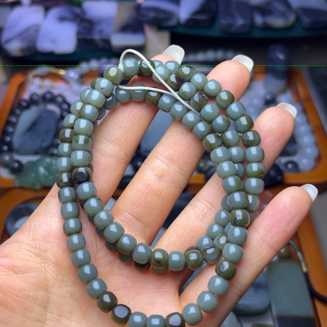 和田玉未镶嵌手串