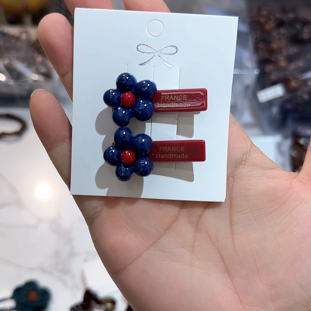 无非金属2个蓝色花朵边夹