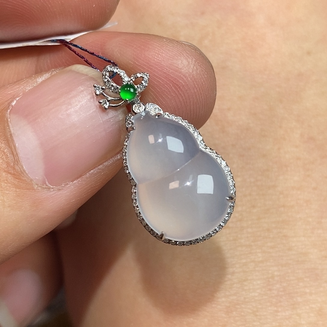 翡翠颈饰18K金镶嵌葫芦