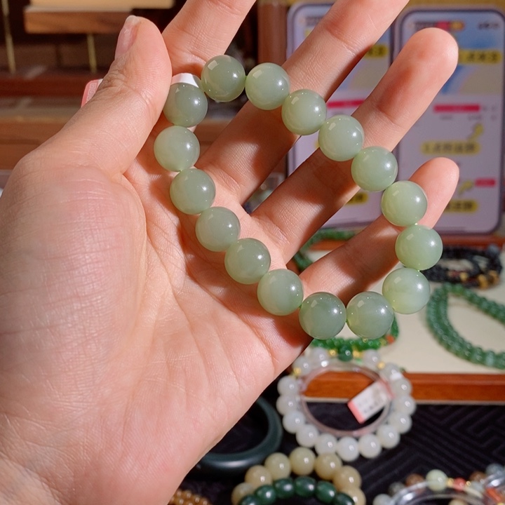 未镶嵌和田玉手链如*