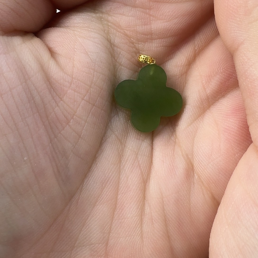 颈饰18K金镶嵌和田玉意**面