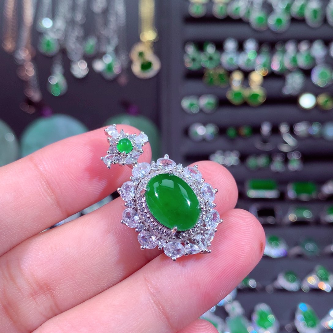 翡翠吊坠(不含链)未镶嵌