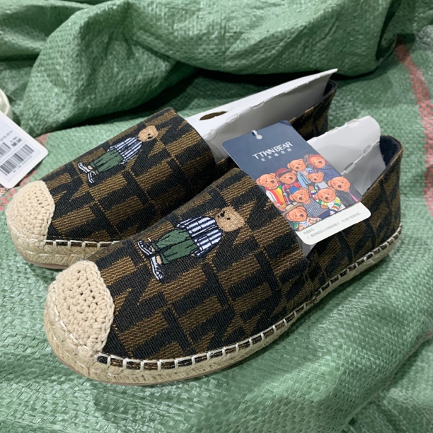 小尼熊渔夫鞋提花刺绣