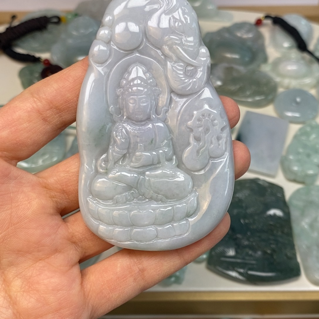 翡翠颈饰未镶嵌叶*普贤