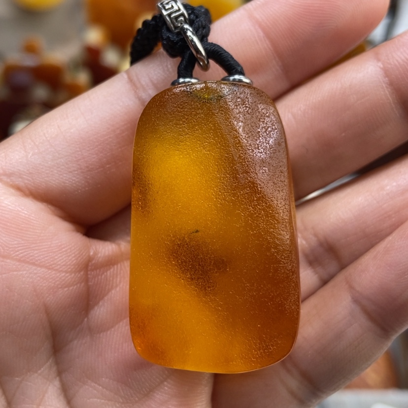 【闪购商品】琥珀颈饰未镶嵌