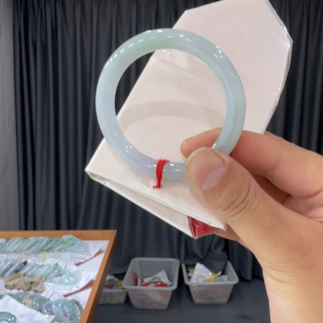 翡翠手镯未镶嵌?****沐纯天然缅甸翡翠a货