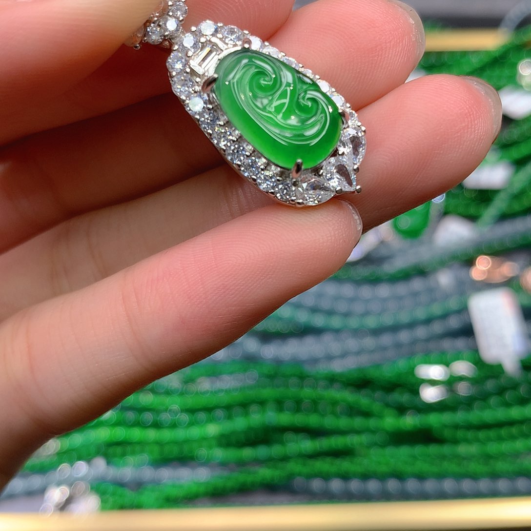翡翠手串未镶嵌天然翡翠