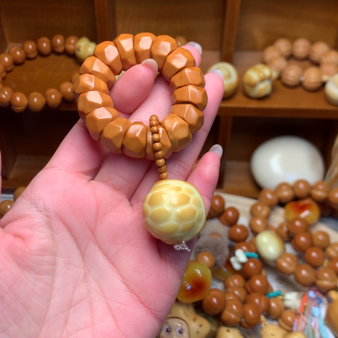 猴头核桃把件奶酪大肠手捻富甲