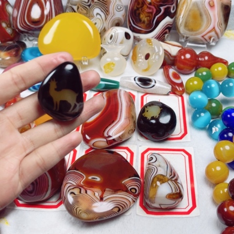 玛瑙/玉髓耳饰未镶嵌