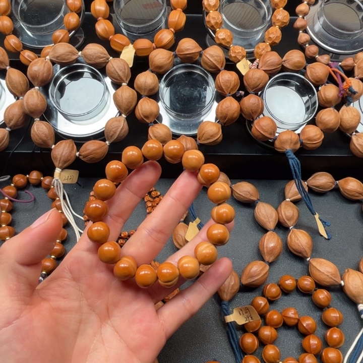 月***半手串/手链橄榄核屁桃手串