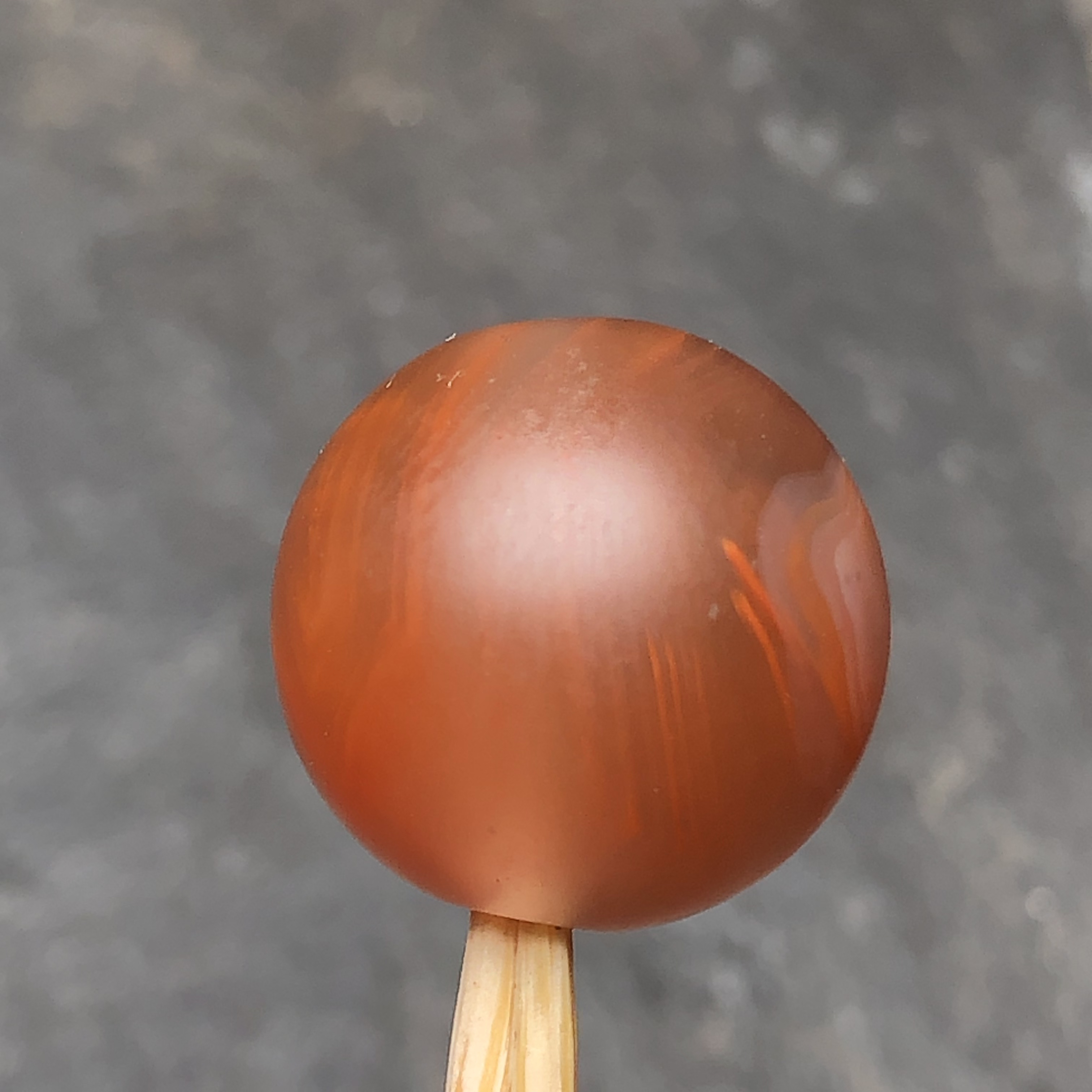 原矿南红玛瑙手工打磨圆珠直径19.5毫米，无裂