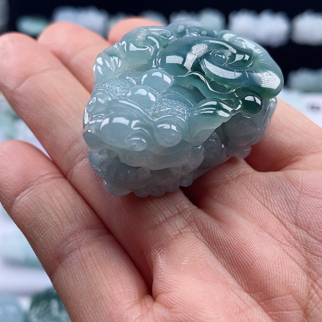 翡翠颈饰未镶嵌翡翠貔貅