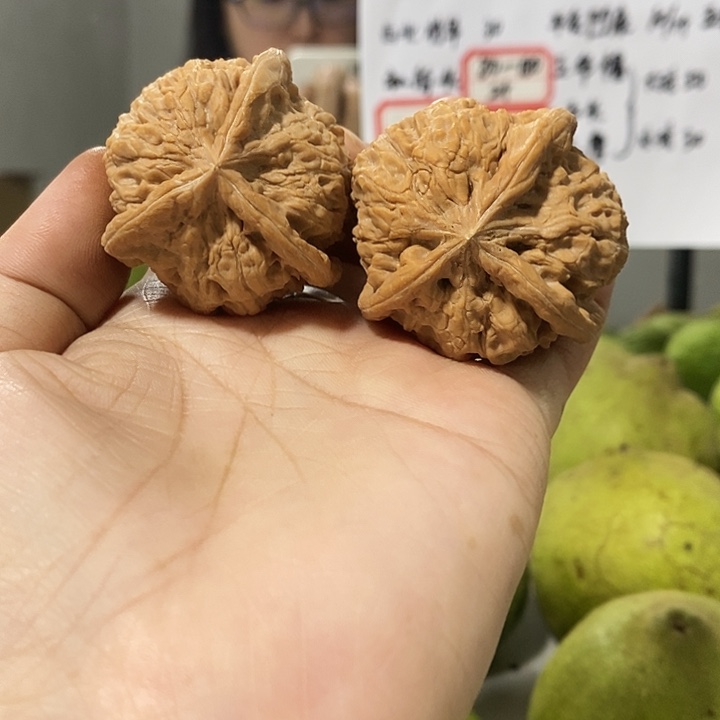 文玩核桃吊坠雨花石三棱39