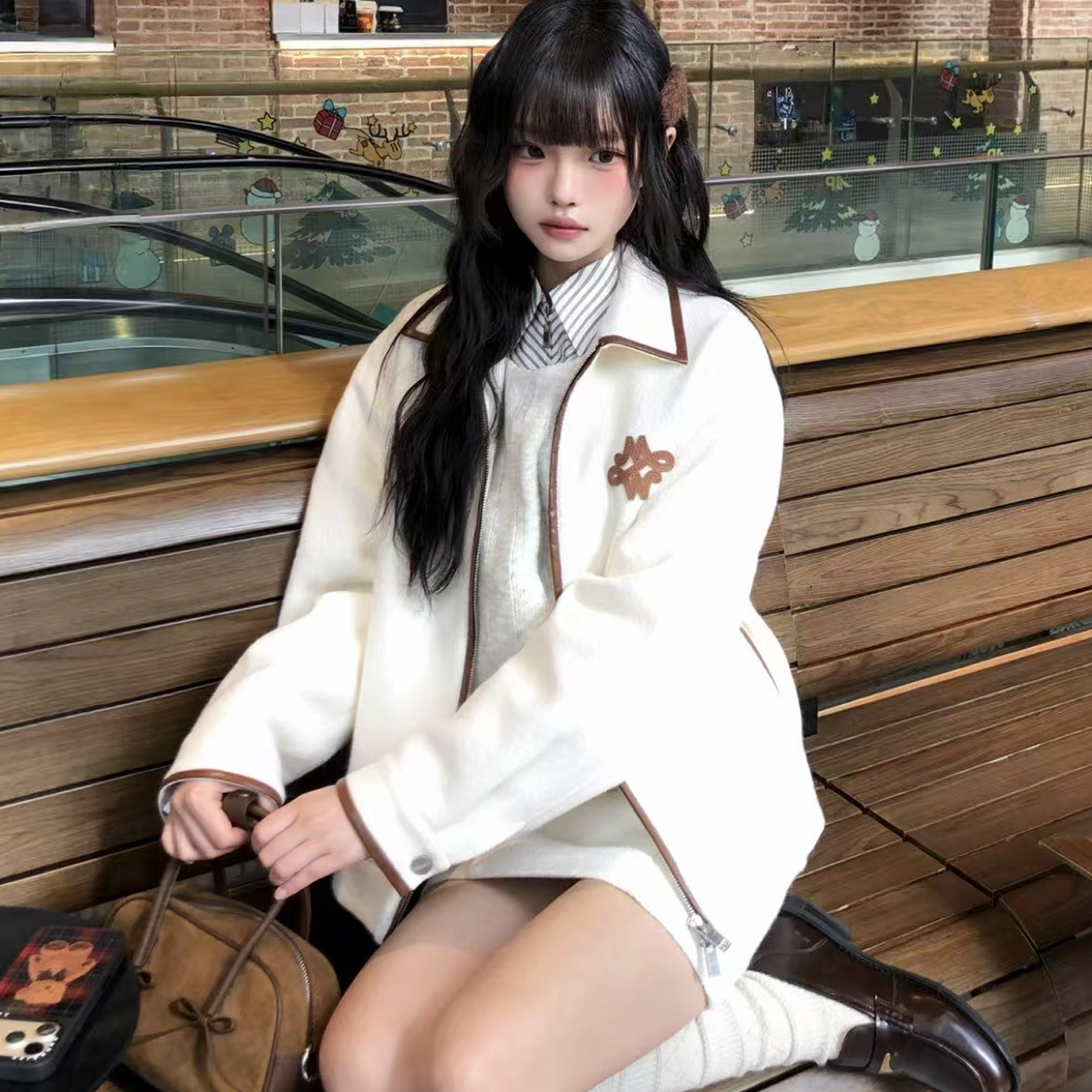 蛋酒色皮革镶边时尚短款夹克外套