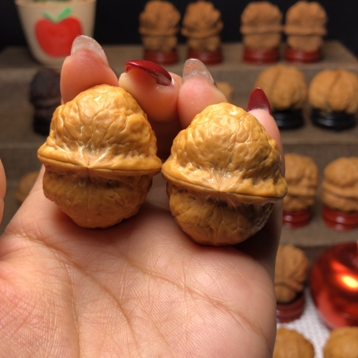 文玩核桃把件76金蟒萌萌包