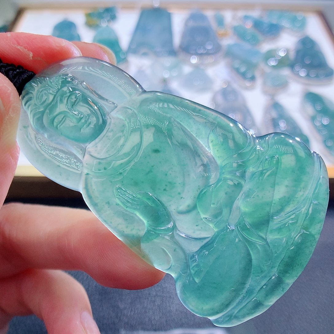 翡翠颈饰未镶嵌翡翠