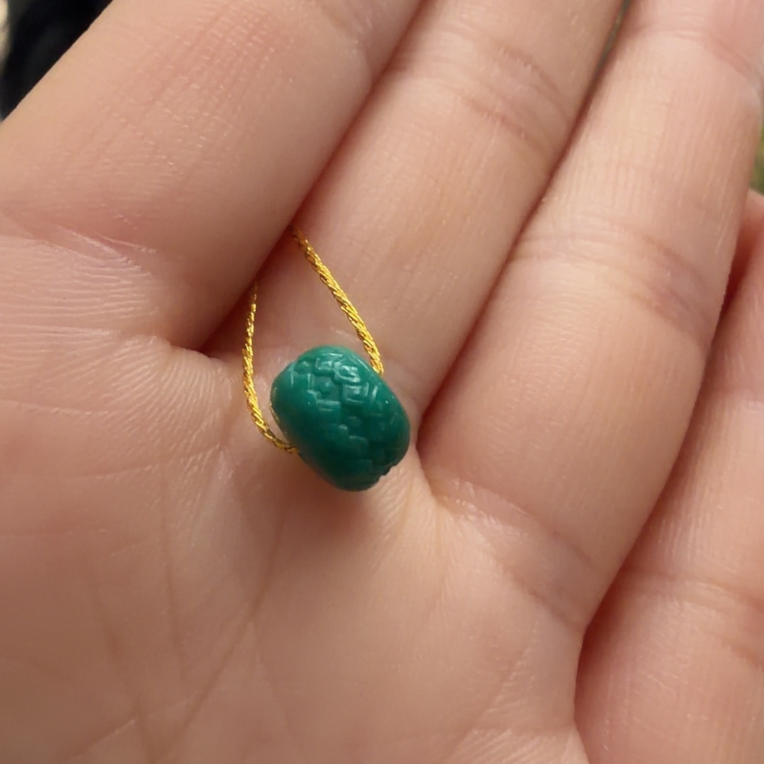 绿松石未镶嵌颈饰