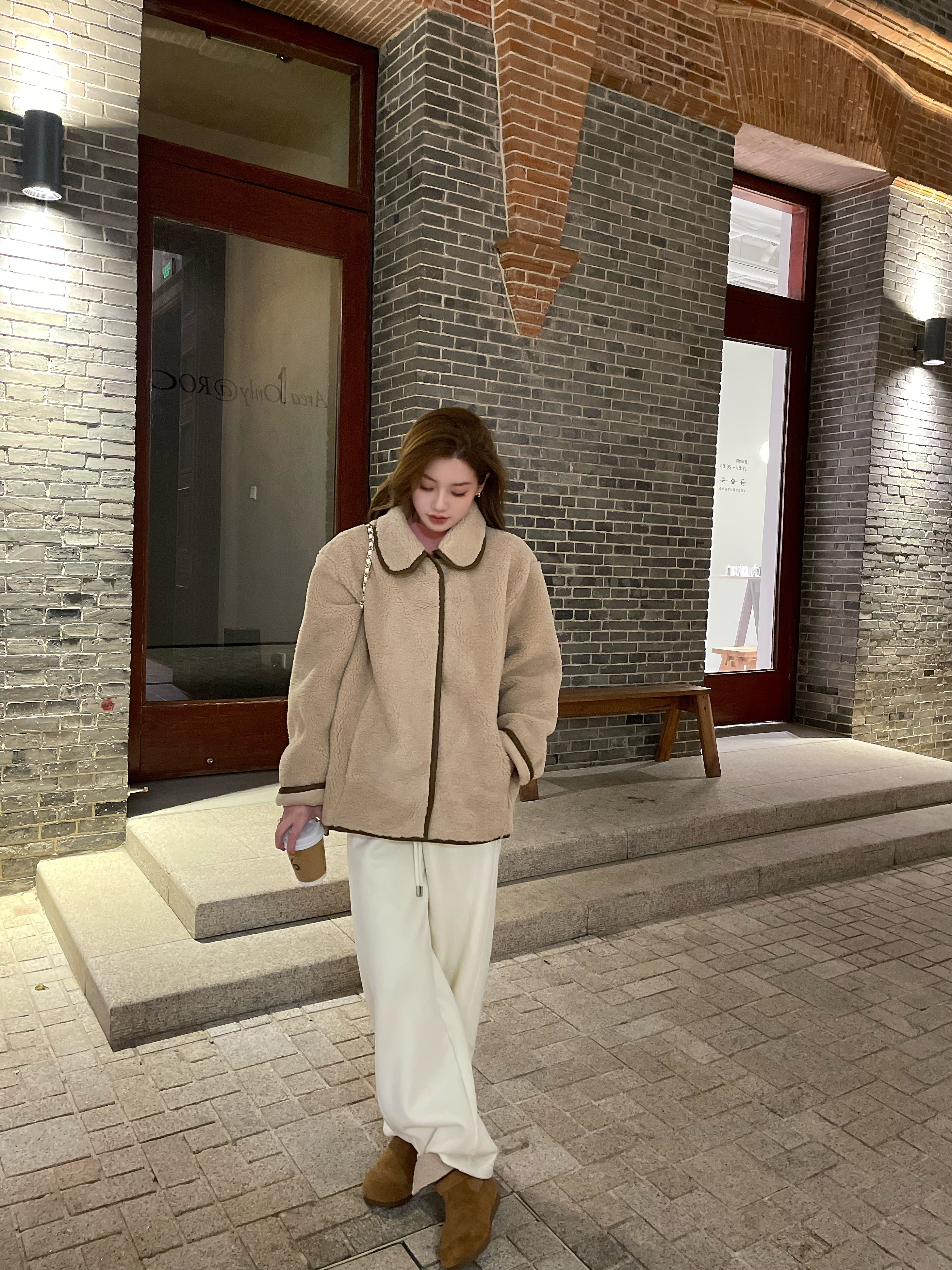 翻领颗粒毛毛外套 短款冬季厚