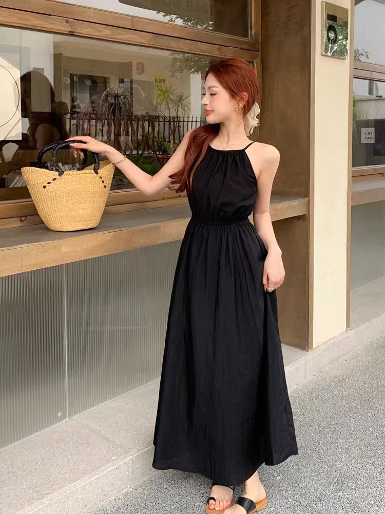 2003#挂脖吊带连衣裙女夏漏腰小黑裙海边度假高级感长裙子（约120）