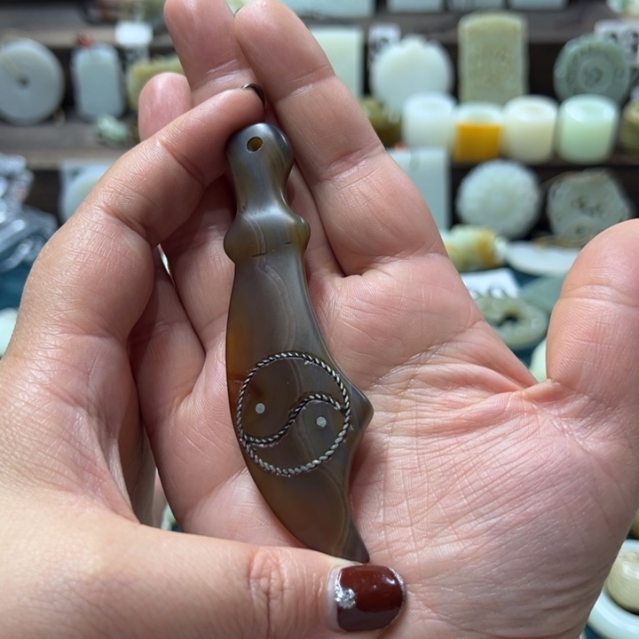 玛瑙/玉髓颈饰未镶嵌