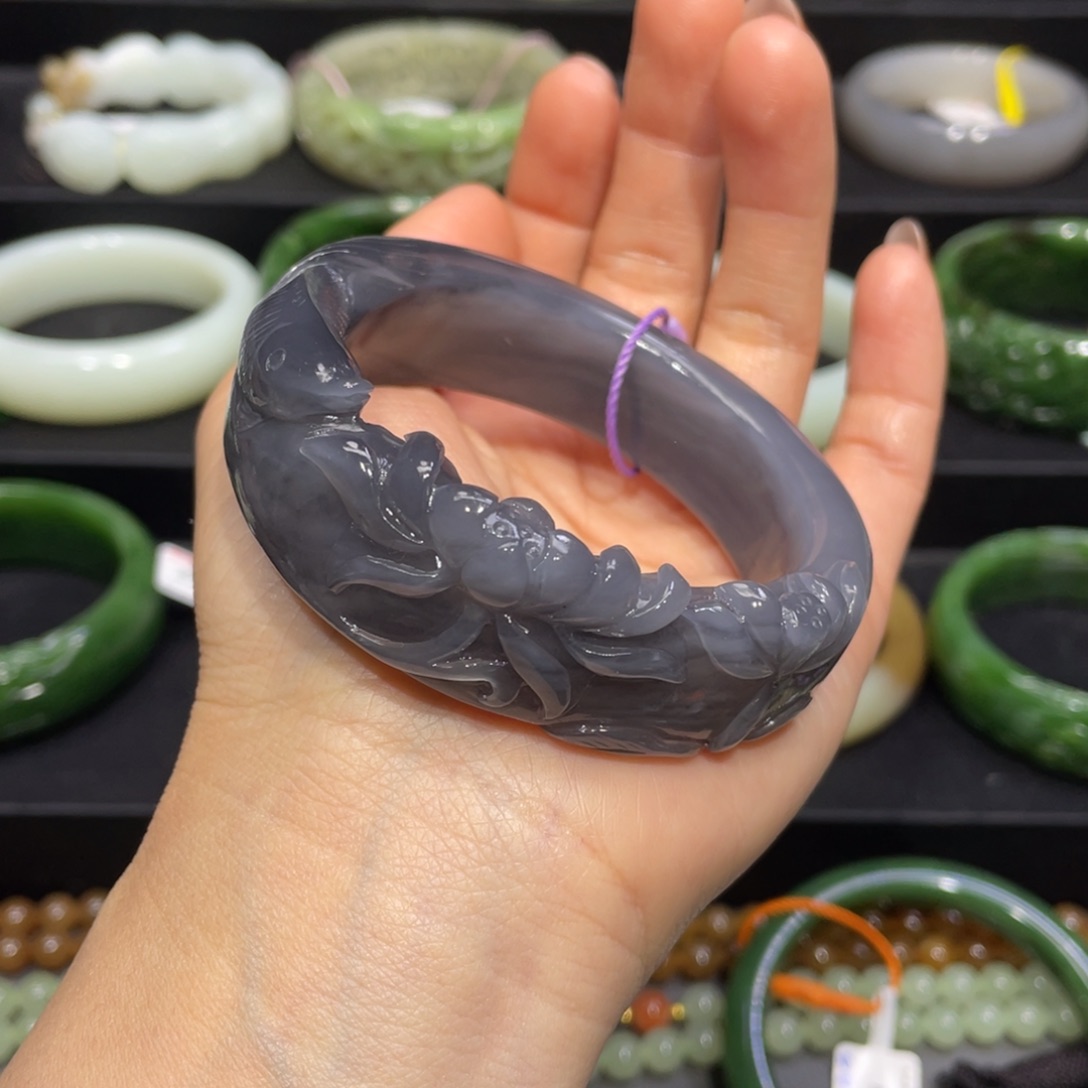 和田玉手镯55圈口 编号63未镶嵌