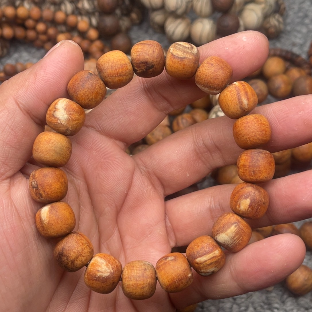 贡木贡木11.12老型夹白