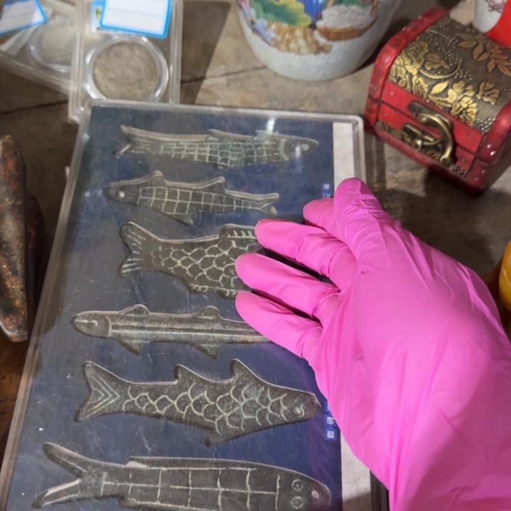 亚克力六个小鱼黑炸了炸漏