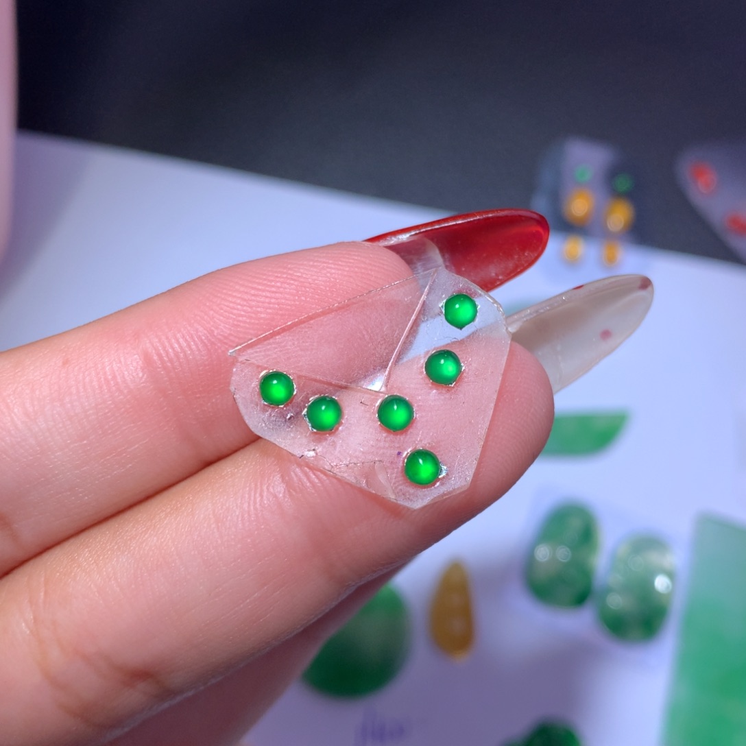 颈饰未镶嵌翡翠蛋