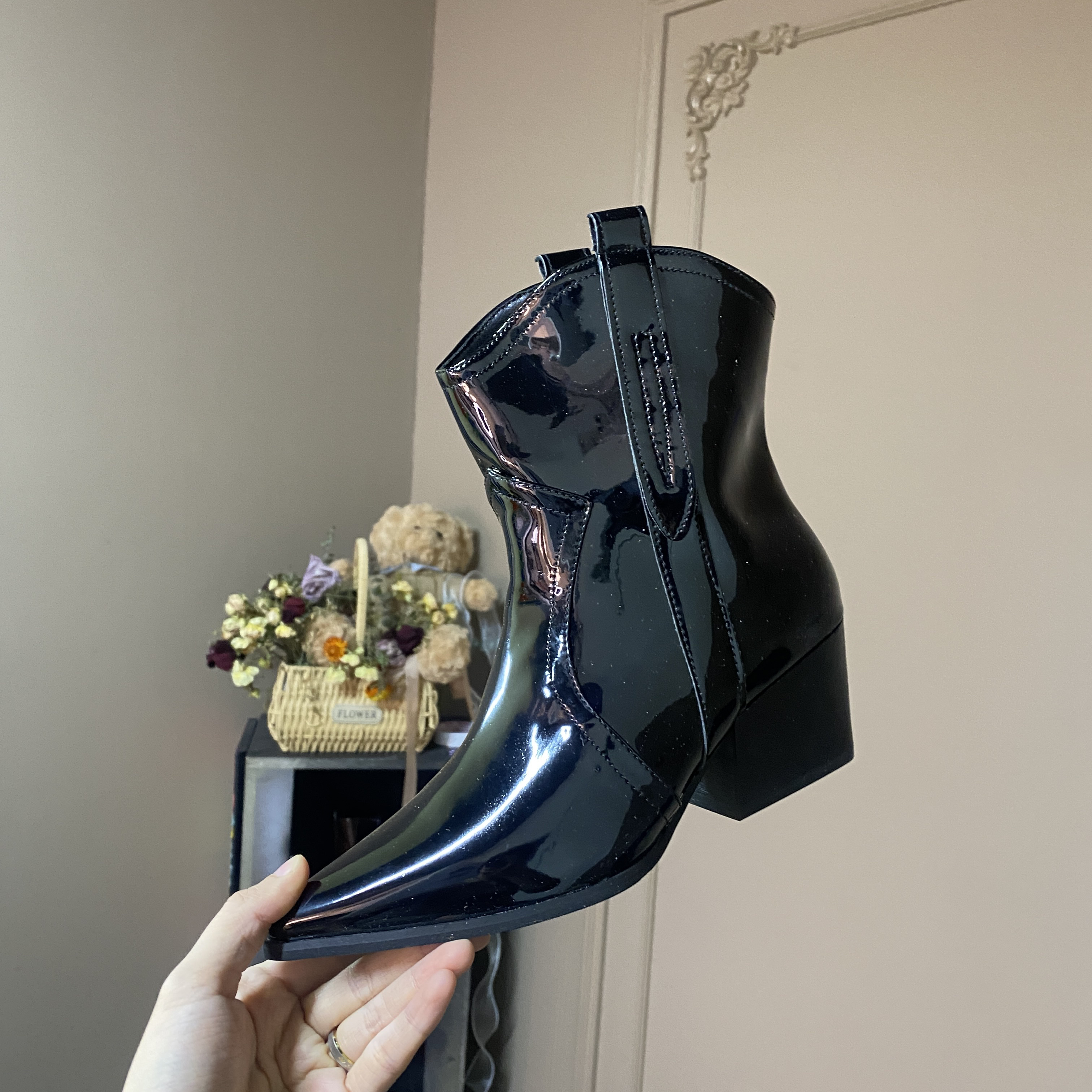 k01流行的小短靴配裙子黑色尖头粗跟中筒复古西部靴堆堆靴