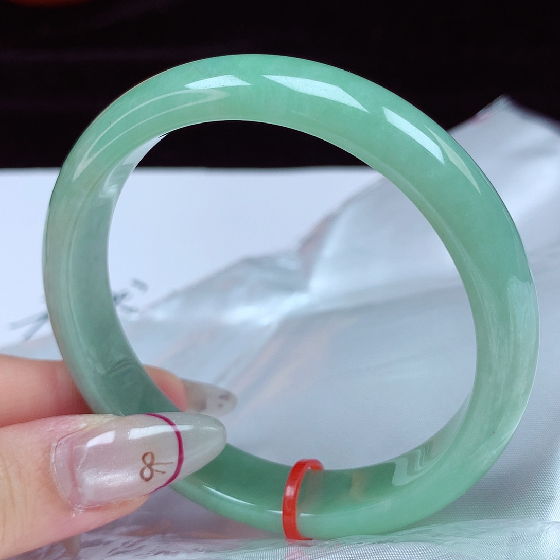 翡翠手镯未镶嵌58圈