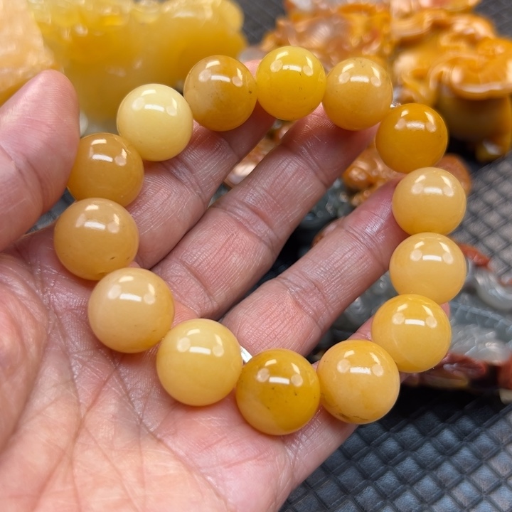 石英质玉（黄龙玉）颈饰未镶嵌