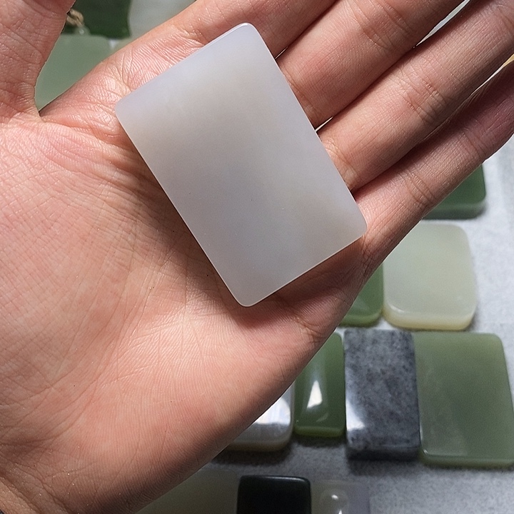 開***和田玉未镶嵌颈饰