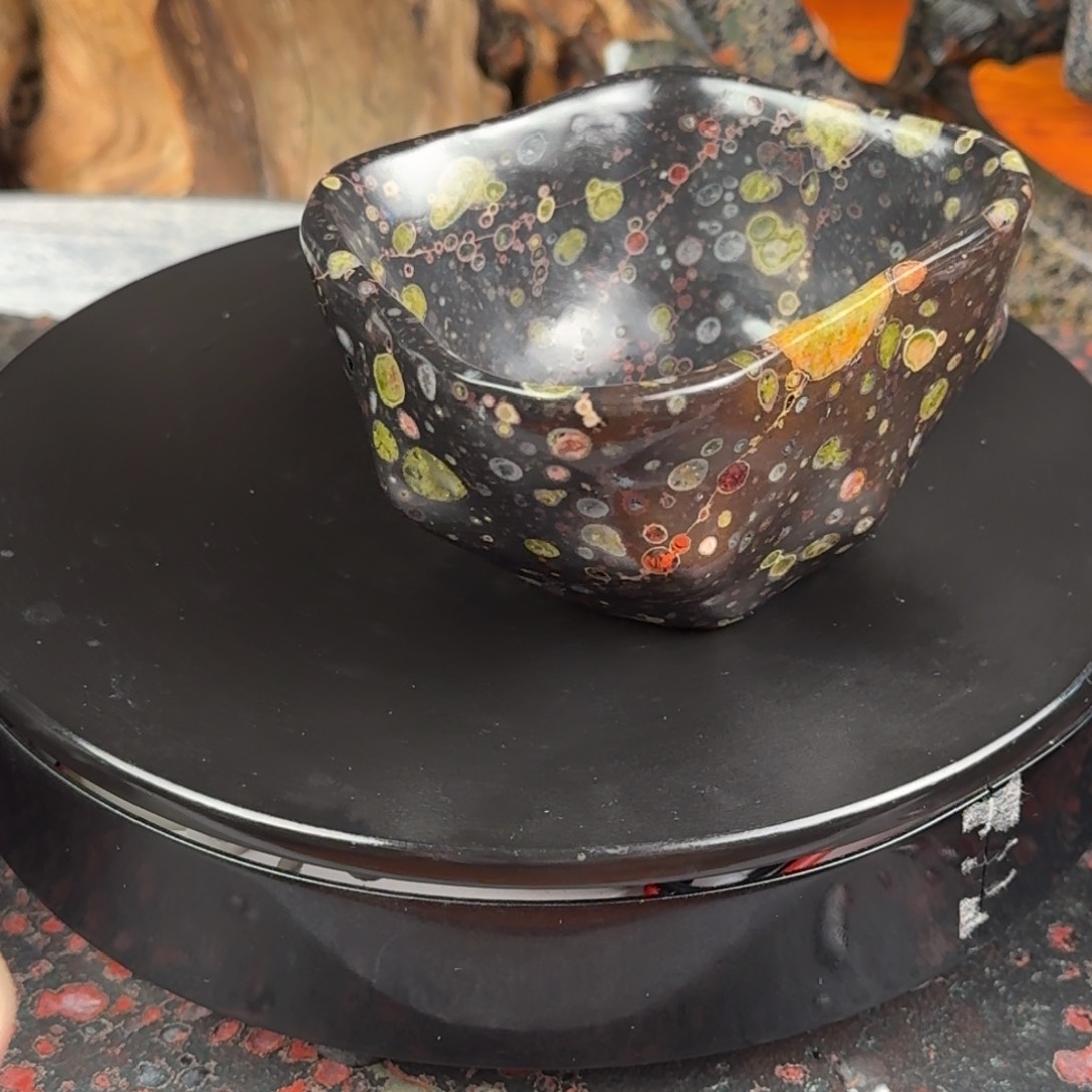 梅花玉微瑕随形杯