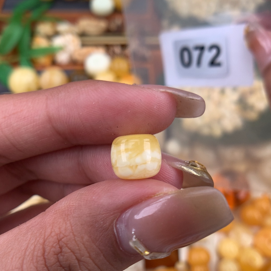 琥珀珠宝奇石未镶嵌1.0 孔道粉