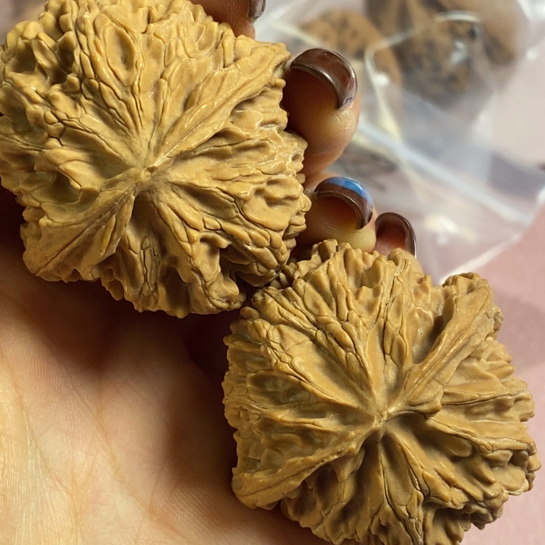 文玩核桃吊坠40苹果园80