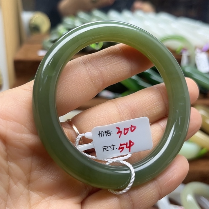 和田玉未镶嵌手镯