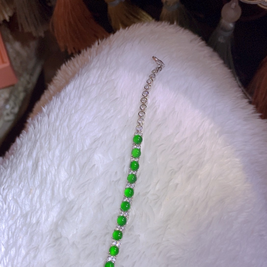 翡翠颈饰银S925镶嵌天然翡翠