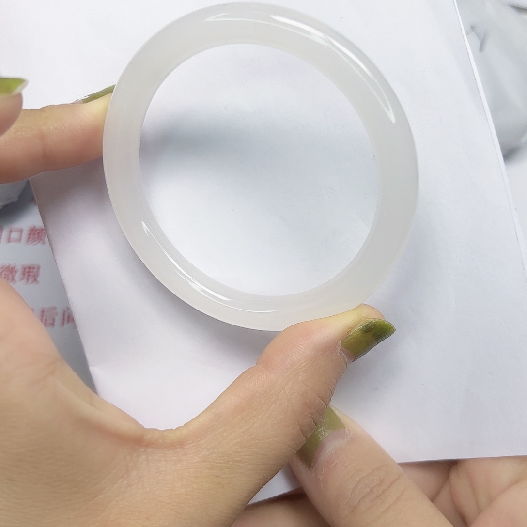 石英质玉未镶嵌手镯1/5657