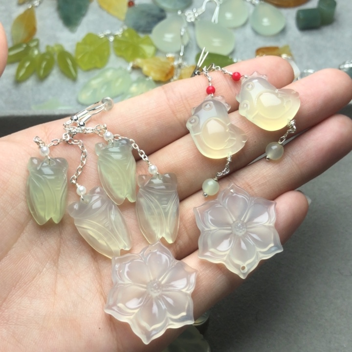 蛇纹石玉耳饰未镶嵌滴***瑰