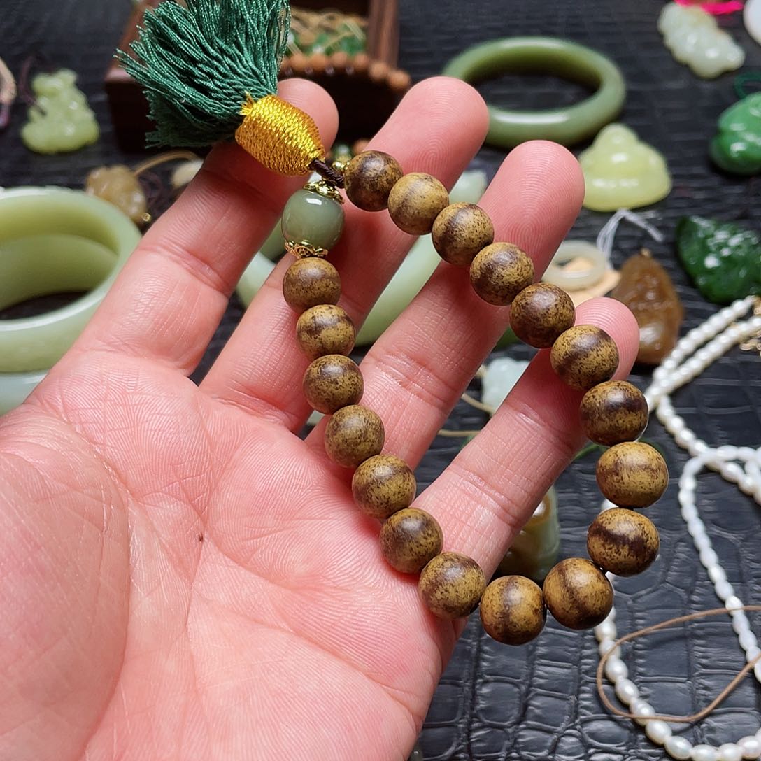 和田玉未镶嵌颈饰手串