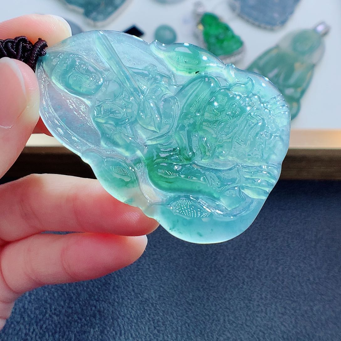 翡翠颈饰未镶嵌翡翠