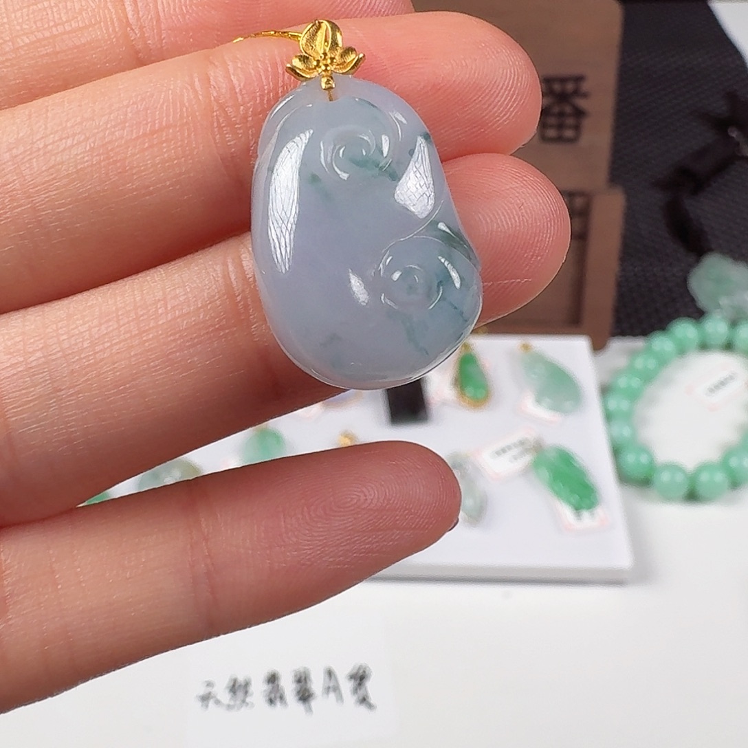 翡翠18K金镶嵌颈饰