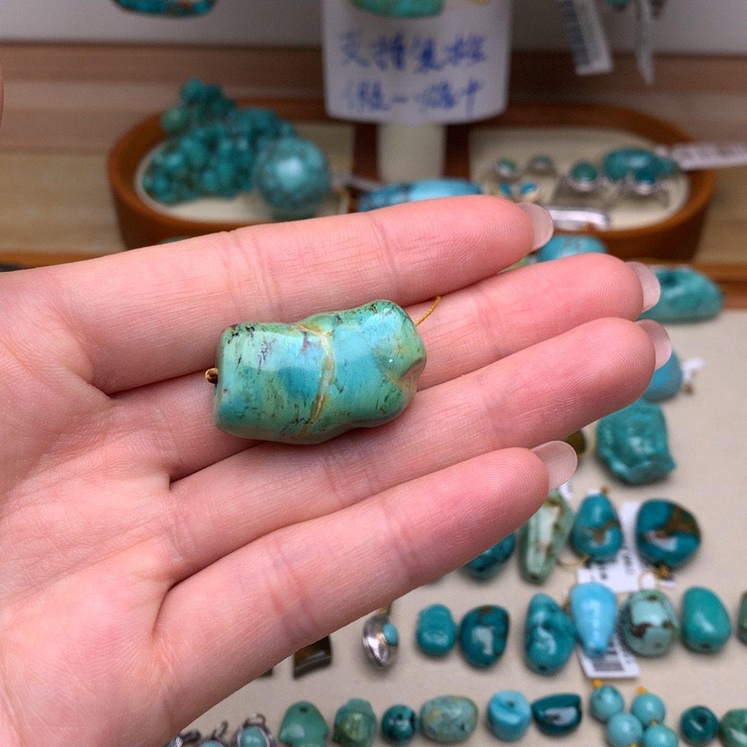 绿松石未镶嵌珠宝奇石