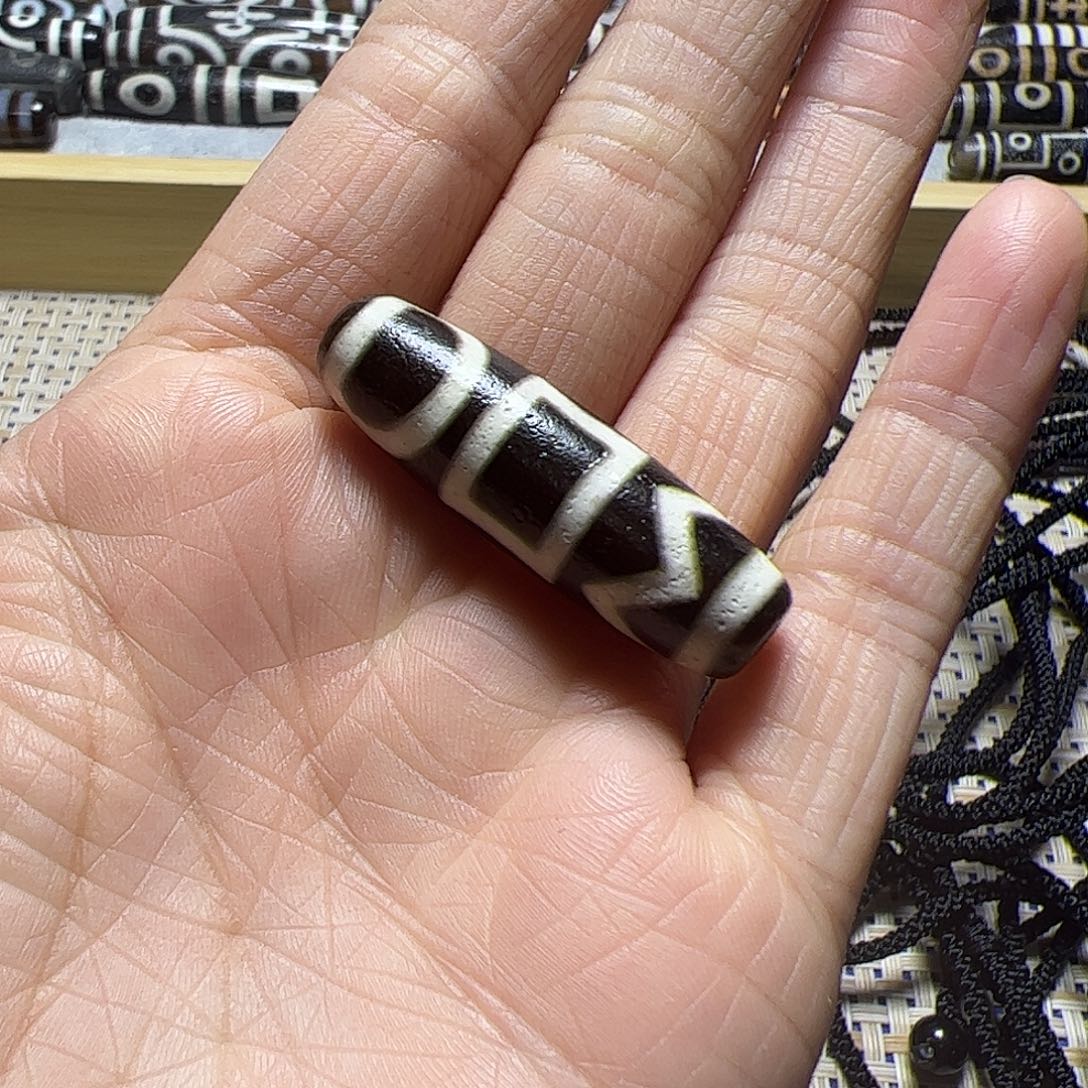 梅****玛瑙/玉髓未镶嵌颈饰