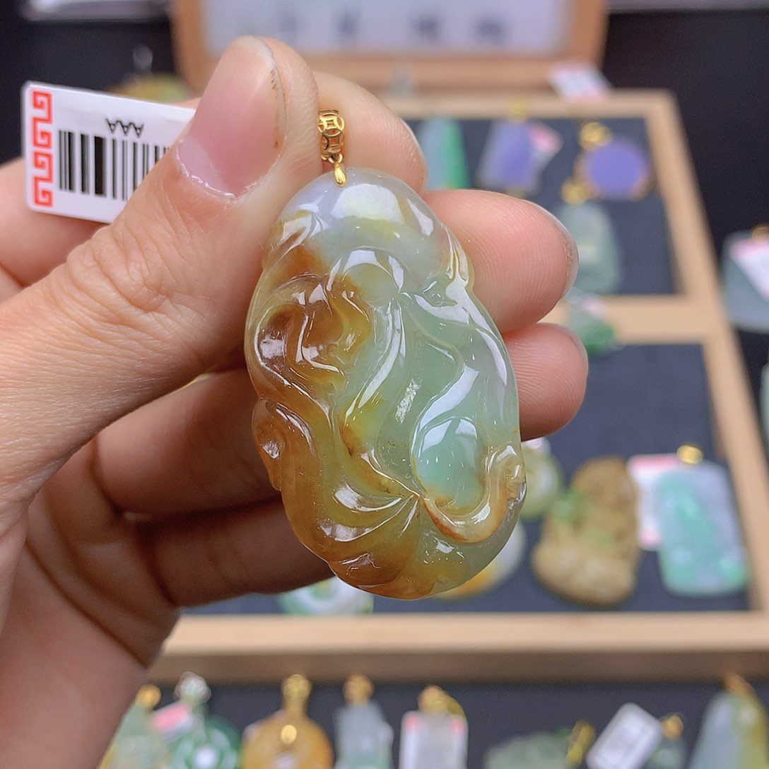 翡翠颈饰18K金镶嵌翡翠