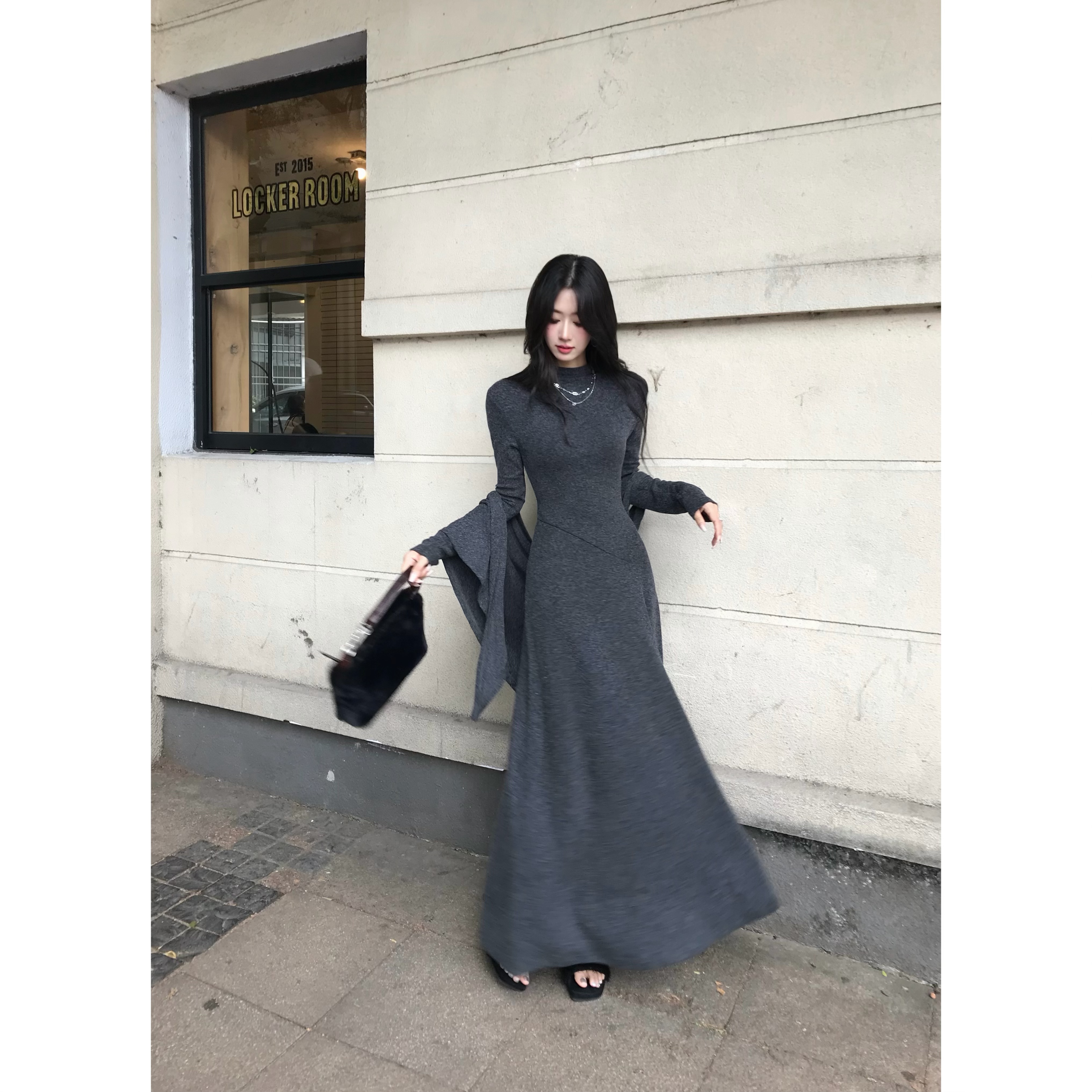 秋冬款针织连衣裙长裙气质修身显瘦高级感风衣内搭半高领打底裙子