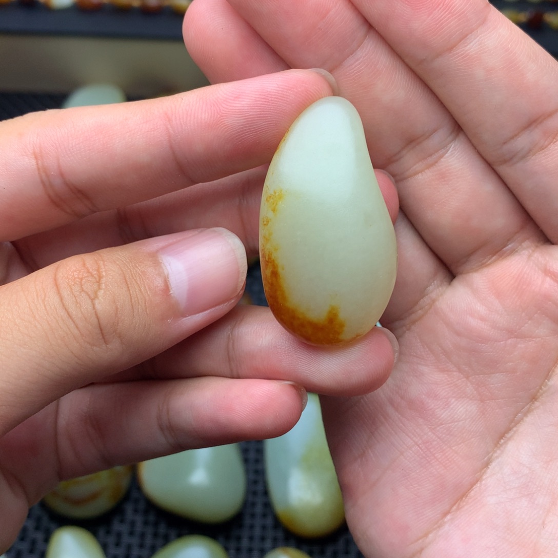 *****颈饰未镶嵌和田玉