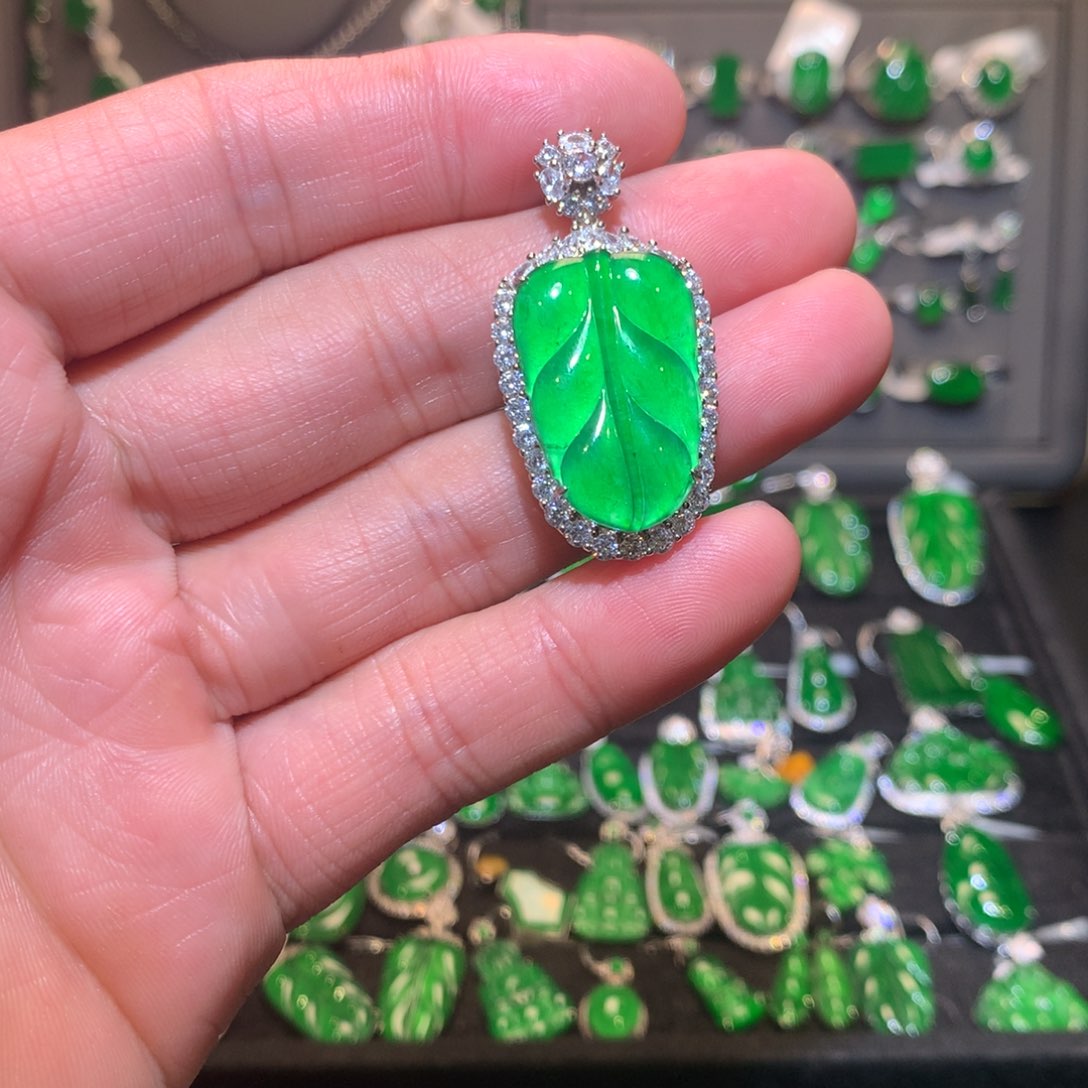 翡翠吊坠(不含链)银S925镶嵌天然翡翠