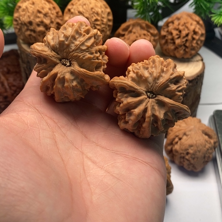 文玩核桃把件42全品龙门涧