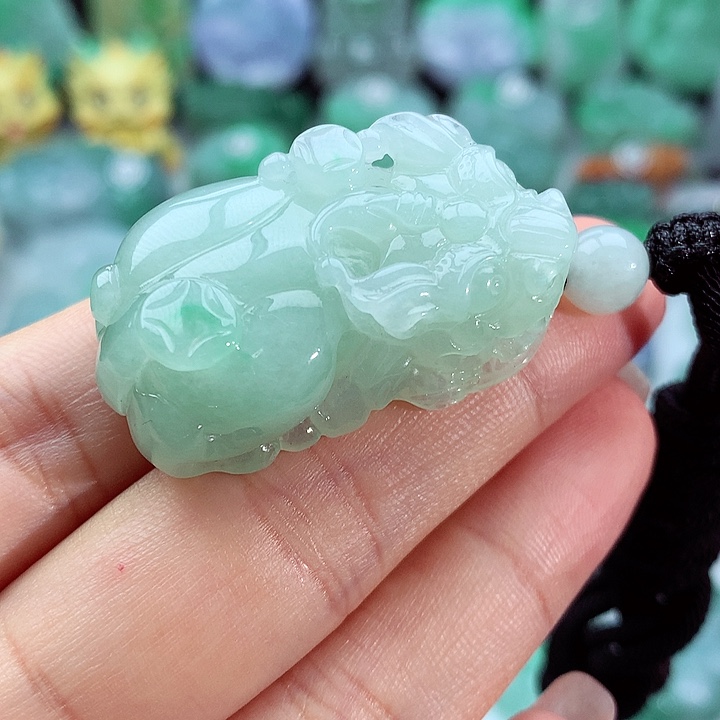 翡翠颈饰未镶嵌翡翠